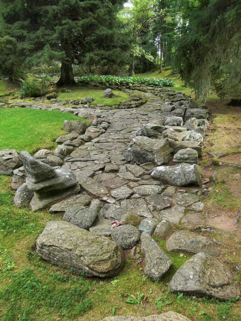 https://commons.wikimedia.org/wiki/File:D%C3%B6da_Floden_p%C3%A5_Alphems_arboretum_utanf%C3%B6r_Floby_2701.jpg